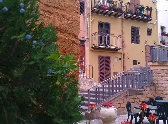 Aljama - Downtown Bed & Breakfast