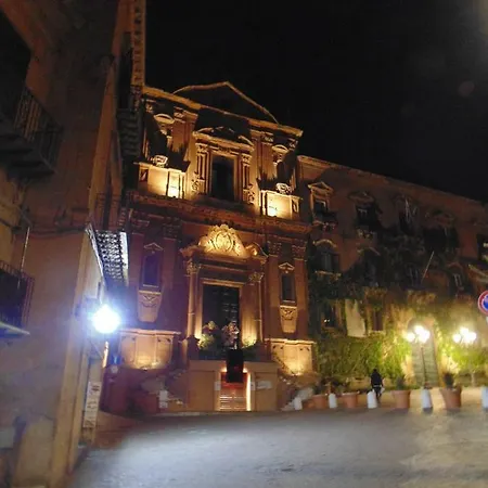 Aljama - Downtown Bed & Breakfast 4*