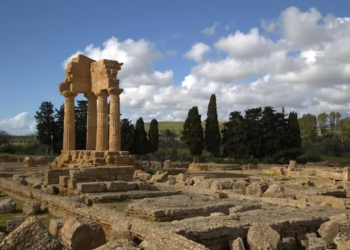 Frühstückspension Aljama - Downtown 4*